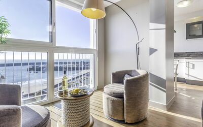 Résidence Kerentrech 226.3: Kamer, Eigendom, Interieur Ontwerp, Geel, Plafond, Meubilair, Verdieping, Woonkamer, Verlichting, Gebouw