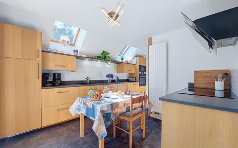 Meeresblick: Meubilair, Interieur Ontwerp, Hout, Flooring, Keuken, Plafond, Verdieping, Stoel, Countertop, Kamer