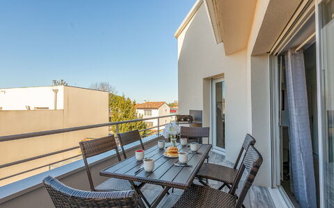 La Closerie des Tremieres: Eigendom, Gebouw, Onroerend Goed, Huis, Balkon, Appartement, Kamer, Huis, Architectuur, Interieur Ontwerp