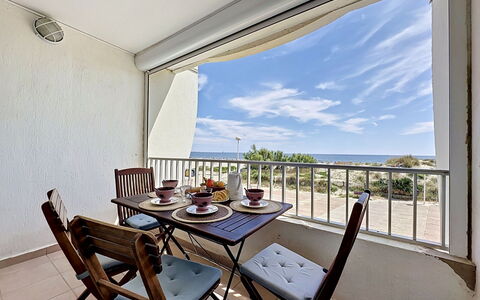 La Rose des Sables: Meubilair, Stoel, Schaduw, Balkon, Keuken En Eettafel, Hardwood, Hek