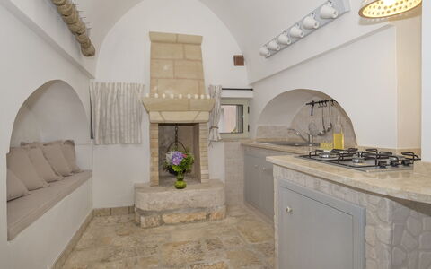 Masseria Pagliamonte: Eigendom, Kamer, Interieur Ontwerp, Gebouw, Tegel, Boog, Architectuur, Landgoed, Onroerend Goed, Verdieping