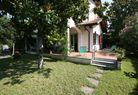 Villa Del Forte: Eigendom, Huis, Huis, Gebouw, Onroerend Goed, Architectuur, Werf, Boom, Verblijf, Villa