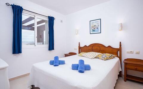 Moraira 905: Slaapkamer, Kamer, Bed, Meubilair, Eigendom, Laken, Bed Frame, Interieur Ontwerp, Gebouw, Matras