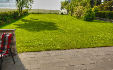Belvedere: Gazon, Gras, Groen, Natuurlijk Landschap, Struik, Tuin, Grassenfamilie, Boom, Werf, Land Lot