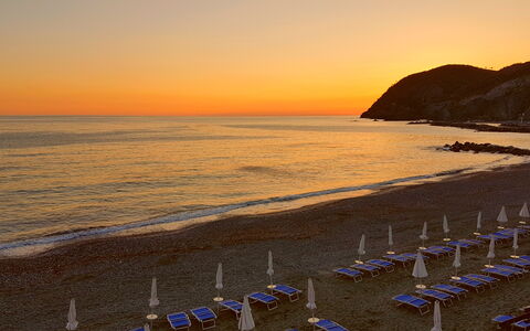 Dai Fiorentini - Apartment In Levanto: Zee, Kust, Lucht, Strand, Horizon, Kust, Oceaan, Zonsondergang, Avond, Ochtend