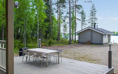 Villa Mari: Meubilair, Stoel, Buitenmeubels, Tafel, Hout, Buitentafel, Keuken En Eettafel, Schaduw, Tuin, Paraplu