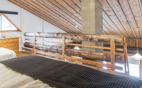 Vuokatinportti a 1: Meubilair, Stoel, Buitenmeubels, Tafel, Hout, Buitentafel, Keuken En Eettafel, Schaduw, Tuin, Paraplu