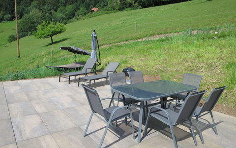 Schmalzenhof: Meubilair, Tafel, Buitenmeubels, Buitentafel, Stoel, Patio, Flagstone, Landscaping, Bank, Landschap