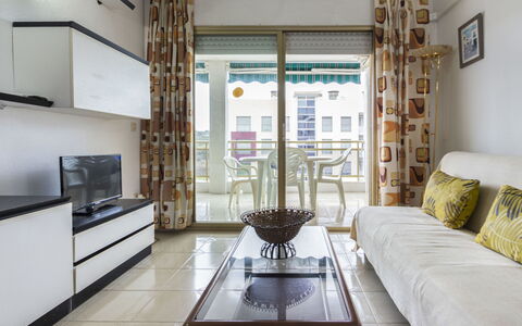 La Pineda 156: Kamer, Interieur Ontwerp, Woonkamer, Eigendom, Meubilair, Gebouw, Huis, Koffietafel, Tafel, Architectuur