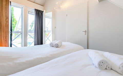 Citta Romana: Eigendom, Comfort, Hout, Textiel, Interieur Ontwerp, Verdieping, Schaduw, Muur, Flooring