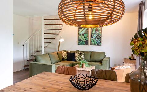 Citta Romana: Tafel, Eigendom, Meubilair, Decoratie, Hout, Gebouw, Interieur Ontwerp, Verlichting, Verdieping, Flooring
