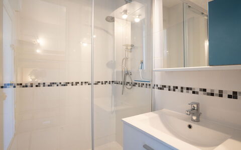 Résidence du Golfe: Badkamer, Eigendom, Kamer, Tegel, Interieur Ontwerp, Kraan, Plafond, Verdieping, Gebouw, Onroerend Goed