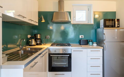 Di Sara: Countertop, Cabinetry, Keuken, Kamer, Meubilair, Eigendom, Turkoois, Groen, Interieur Ontwerp, Fornuis