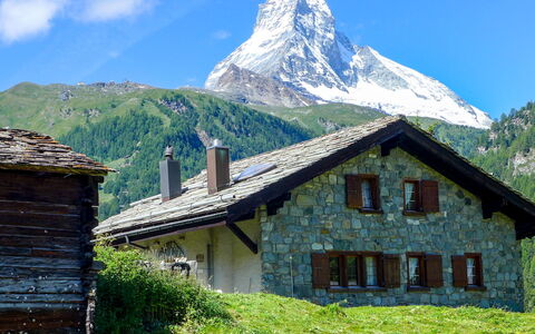 Zermatt 79: Lucht, Berg, Gebouw, Fabriek, Wolk, Natuur, Natuurlijk Landschap, Venster, Hoogland, Huis