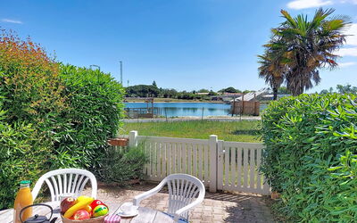 Cap D'Agde 315: Meubilair, Struik, Tuin, Buitenmeubels, Schaduw, Buitentafel, Stoel, Patio, Backyard, Werf