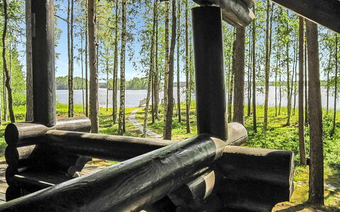 Tavintupa: Meubilair, Stoel, Buitenmeubels, Tafel, Hout, Buitentafel, Keuken En Eettafel, Schaduw, Tuin, Paraplu
