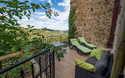 La Suite del Benessere: Wolk, Lucht, Fabriek, Hout, Buitenmeubels, Hek, Schaduw, Verblijf, Gras, Vrije Tijd
