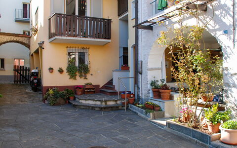 Ca' Dal Pio: Eigendom, Gebouw, Binnenplaats, Buurt, Cobblestone, Onroerend Goed, Huis, Patio, Backyard, Huis