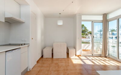 Accommodatie:&nbsp;Neighbours Beach 100.9
