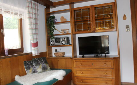 Umbichl: Meubilair, Kamer, Eigendom, Cabinetry, Interieur Ontwerp, Gebouw, Huis, Woonkamer, Huis, Hardwood