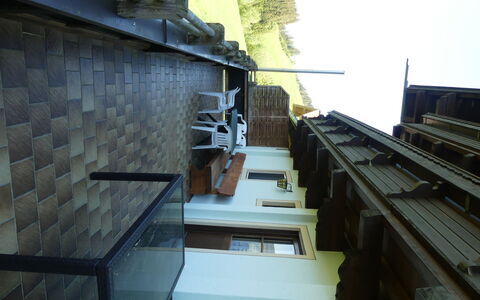 Umbichl: Trap, Architectuur, Leuning, Gebouw, Huis