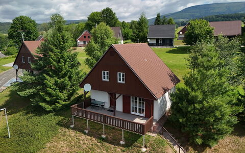 Holiday Hill 45: Gras, Boom, Huis, Verblijf, Dak, Huis, Landelijk Gebied, Struik, Land Lot