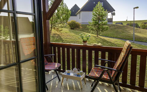Holiday Hill 28: Eigendom, Huis, Verblijf, Kamer, Gebouw, Huis, Onroerend Goed, Dek, Leuning, Boom
