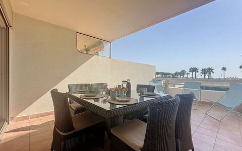 Port Camargue 205: Schaduw, Stoel, Balkon, Buitenmeubels, Hotel