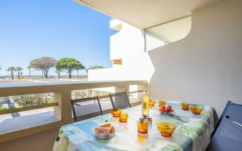 Ulysse Port de Plage: Eigendom, Kamer, Geel, Interieur Ontwerp, Huis, Tafel, Gebouw, Meubilair, Onroerend Goed, Huis