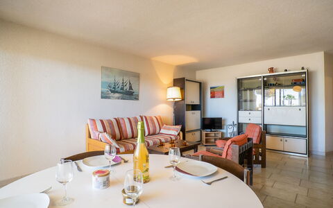 Ulysse Port de Plage: Kamer, Eigendom, Interieur Ontwerp, Gebouw, Meubilair, Eetkamer, Tafel, Onroerend Goed, Huis, Restaurant