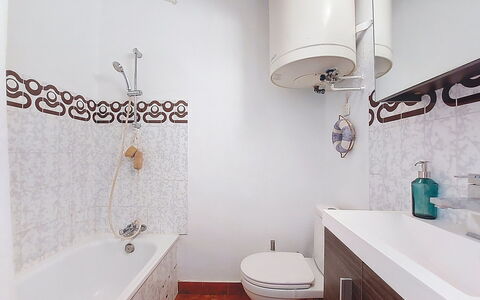 Saint Patrick: Badkamer, Loodgieterswerkinrichting, Flooring, Interieur Ontwerp, Verdieping, Toilet, Kraan, Wastafel In De Badkamer, Wastafel, Loodgieter