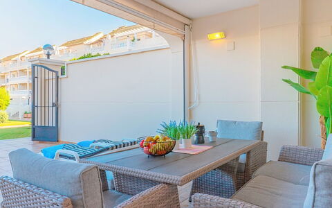 Dénia 479: Meubilair, Buitenmeubels, Interieur Ontwerp, Flooring, Verdieping, Balkon, Stoel, Plafond, Buitentafel, Schaduw