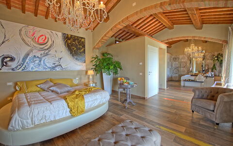 Villa Massimiliano: Slaapkamer, Eigendom, Kamer, Interieur Ontwerp, Meubilair, Gebouw, Plafond, Onroerend Goed, Muur, Landgoed