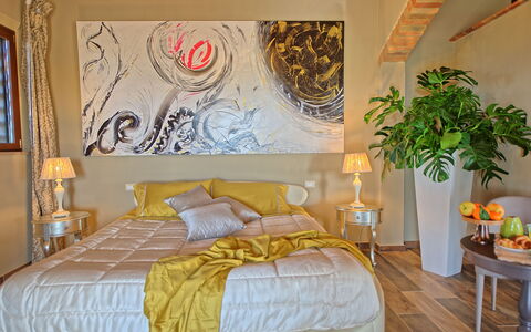 Villa Massimiliano: Slaapkamer, Bed, Kamer, Meubilair, Eigendom, Muur, Interieur Ontwerp, Bed Frame, Laken, Bedding