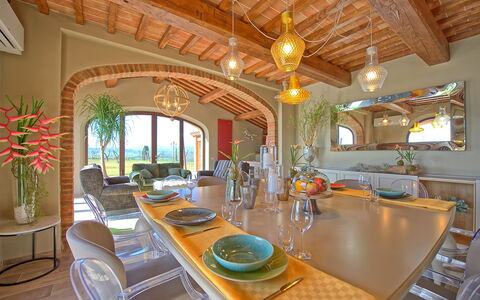 Villa Massimiliano: Eigendom, Kamer, Gebouw, Interieur Ontwerp, Eetkamer, Onroerend Goed, Plafond, Meubilair, Landgoed, Tafel