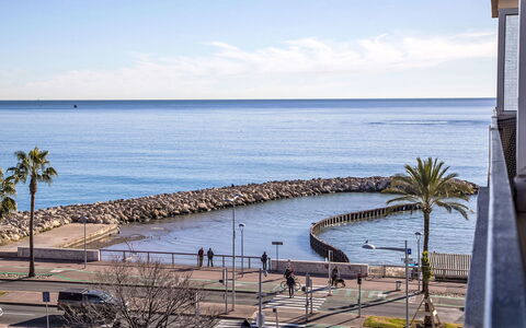 Cagnes-Sur-Mer 137: Zwemwater, Kust, Zee, Kust En Oceanic Landvormen, Strand, Kust, Oceaan, Badplaats, Baai