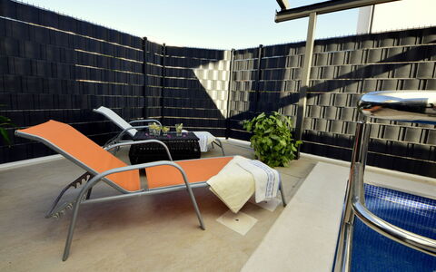 Marin: Eigendom, Meubilair, Architectuur, Interieur Ontwerp, Gebouw, Kamer, Dak, Huis, Huis, Muur