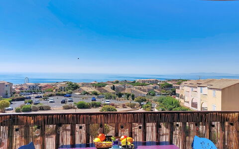 Saint Pierre la Mer 400: Bergketen, Balkon, Bergdorp