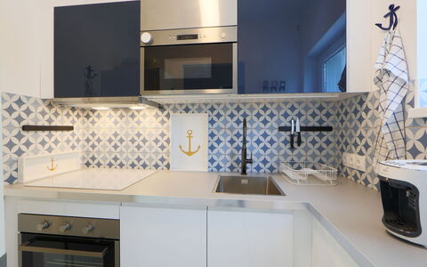 Pixie: Eigendom, Kamer, Tegel, Countertop, Interieur Ontwerp, Keuken, Cabinetry, Meubilair, Architectuur, Badkamer