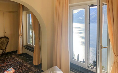 Panorama Lakeview Lago Maggiore: Kamer, Eigendom, Meubilair, Onroerend Goed, Gebouw, Muur, Architectuur, Verdieping, Interieur Ontwerp, Venster