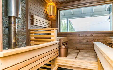 Villa Leinola 1: Meubilair, Stoel, Buitenmeubels, Tafel, Hout, Buitentafel, Keuken En Eettafel, Schaduw, Tuin, Paraplu