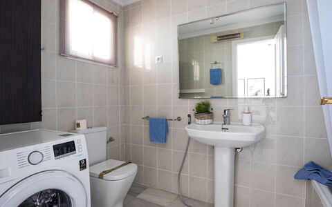 Sol de Estepona: Badkamer, Eigendom, Kamer, Tegel, Wasruimte, Gebouw, Verdieping, Interieur Ontwerp, Huis, Onroerend Goed