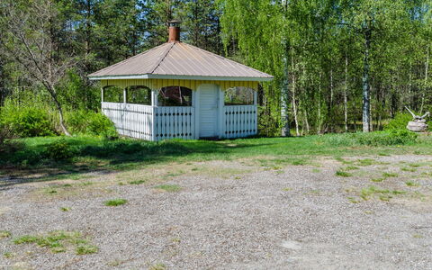 Purola: Meubilair, Stoel, Buitenmeubels, Tafel, Hout, Buitentafel, Keuken En Eettafel, Schaduw, Tuin, Paraplu