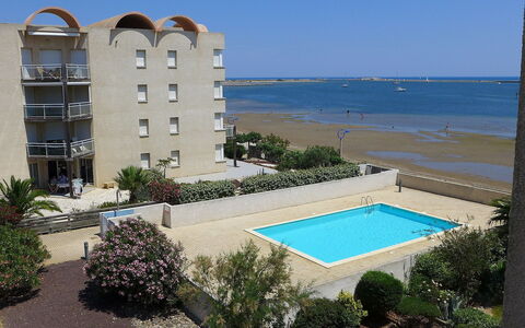 Laguna Beach: Eigendom, Gebouw, Appartement, Zwembad, Onroerend Goed, Azure, Huis, Vakantie, Toevlucht, Condominium
