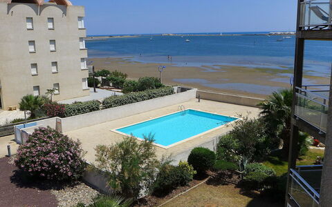 Laguna Beach: Eigendom, Zwembad, Gebouw, Huis, Appartement, Onroerend Goed, Vakantie, Azure, Toevlucht, Boom