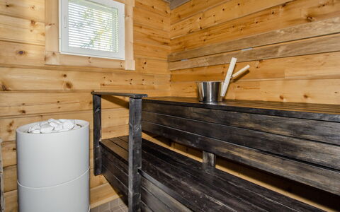 Villa Valo: Meubilair, Stoel, Buitenmeubels, Tafel, Hout, Buitentafel, Keuken En Eettafel, Schaduw, Tuin, Paraplu