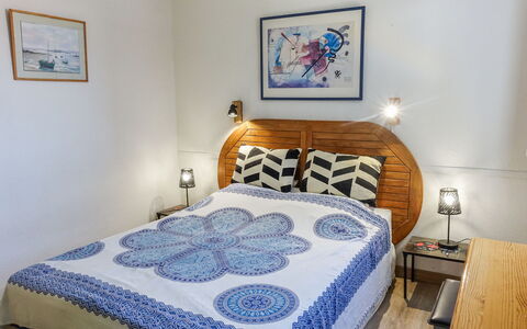 Estany: Meubilair, Eigendom, Comfort, Fotolijst, Azure, Textiel, Hout, Hoofdkussen, Gebouw, Interieur Ontwerp