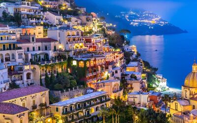 Parsano Home: Water, Gebouw, Eigendom, Lucht, Blauw, Licht, Azure, Natuur, Huis, Berg