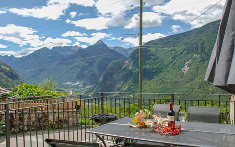 Rustico Ca' Di Garoi: Bergachtig Landvormen, Berg, Bergketen, Eigendom, Heuvel Station, Lucht, Alpen, Onroerend Goed, Hoogland, Huis