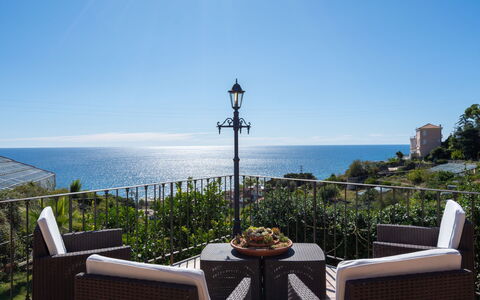 Sanremo 651: Eigendom, Lucht, Onroerend Goed, Huis, Oceaan, Vakantie, Zee, Kamer, Horizon, Huis